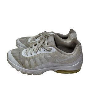Nike White Low Top Training Athletic Shoes